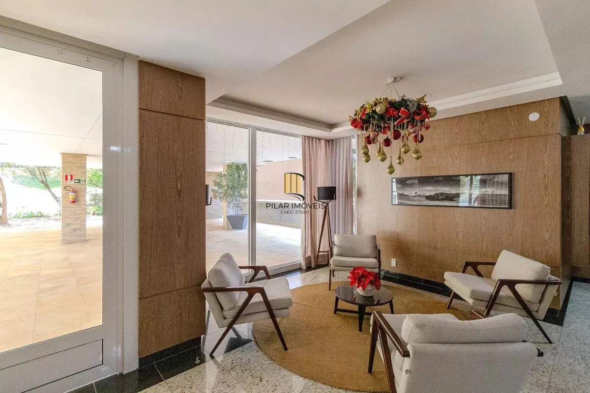 Apartamento com 3 dormitórios, 2 vagas e 231.61m² - Bairro Menino Deus