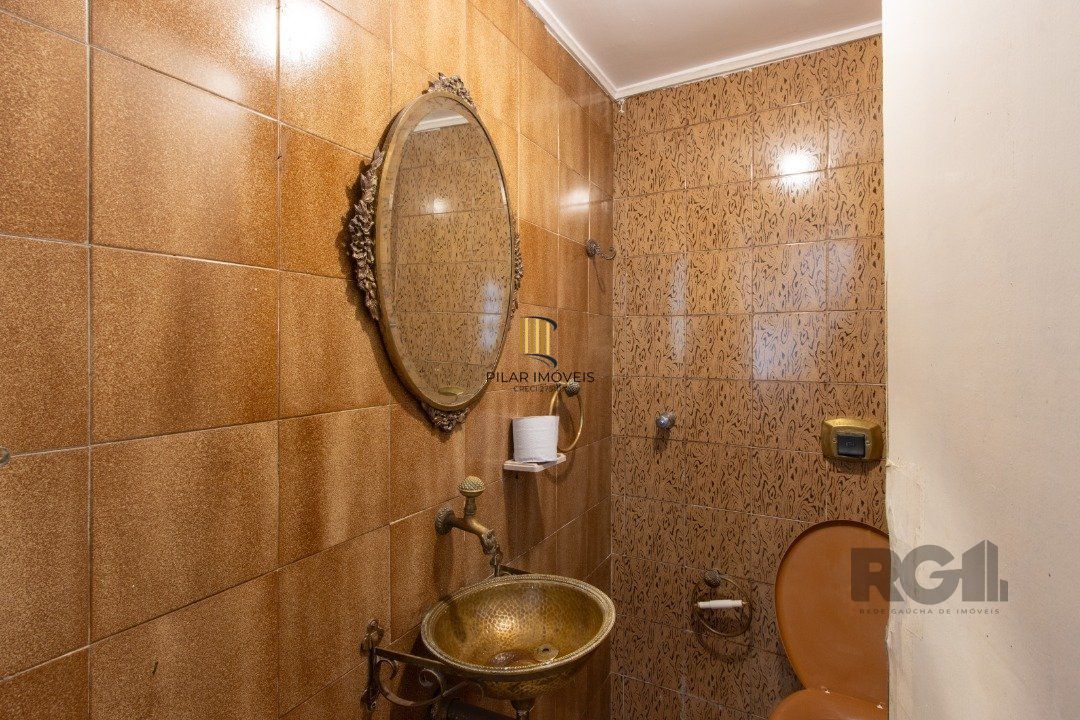 Casa para Venda - 337m², 3 dormitórios, sendo 1 suites, 3 vagas - Cristal