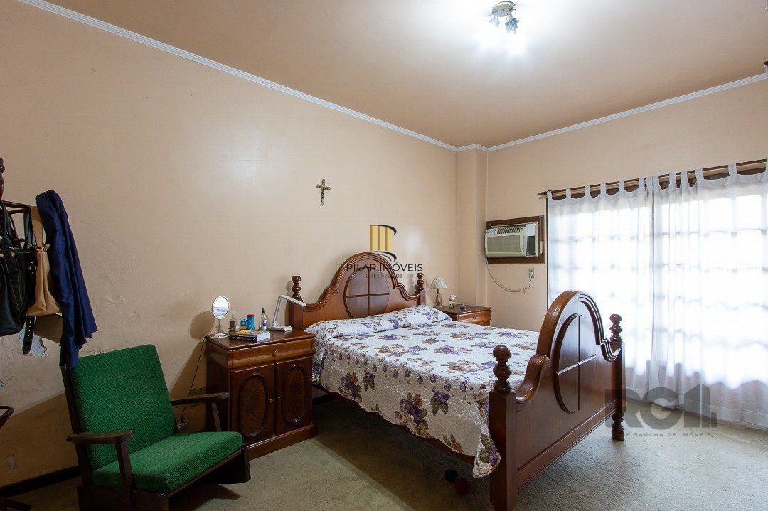 Casa para Venda - 300m², 3 dormitórios, sendo 1 suites, 4 vagas - Nonoai