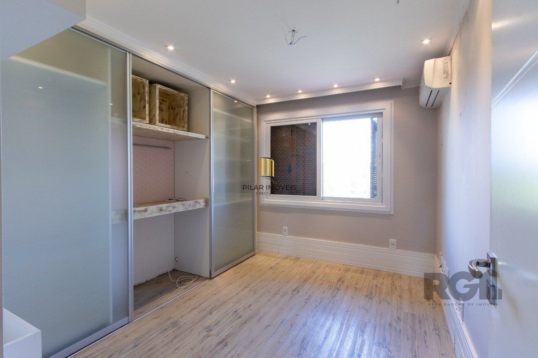 Casa Condominio para Venda - 384.33m², 3 dormitórios, sendo 1 suites, 3 vagas - Cristal