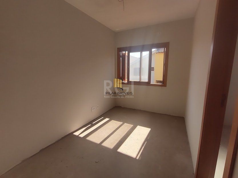 Casa 2 dormitórios no bairro Guarujá