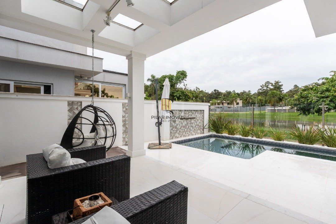 Casa Condominio para Venda - 239.3m², 3 dormitórios, sendo 2 suites, 6 vagas - Distrito Industrial