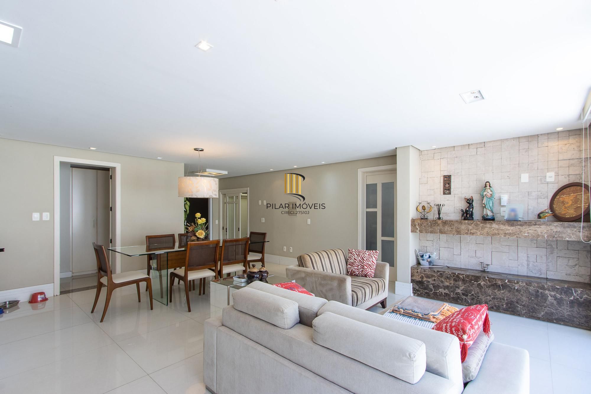 Casa 4 dormitórios no bairro Cristal