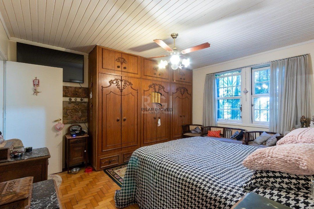 Casa para Venda - 192m², 4 dormitórios, sendo 3 suites, 4 vagas - Tristeza