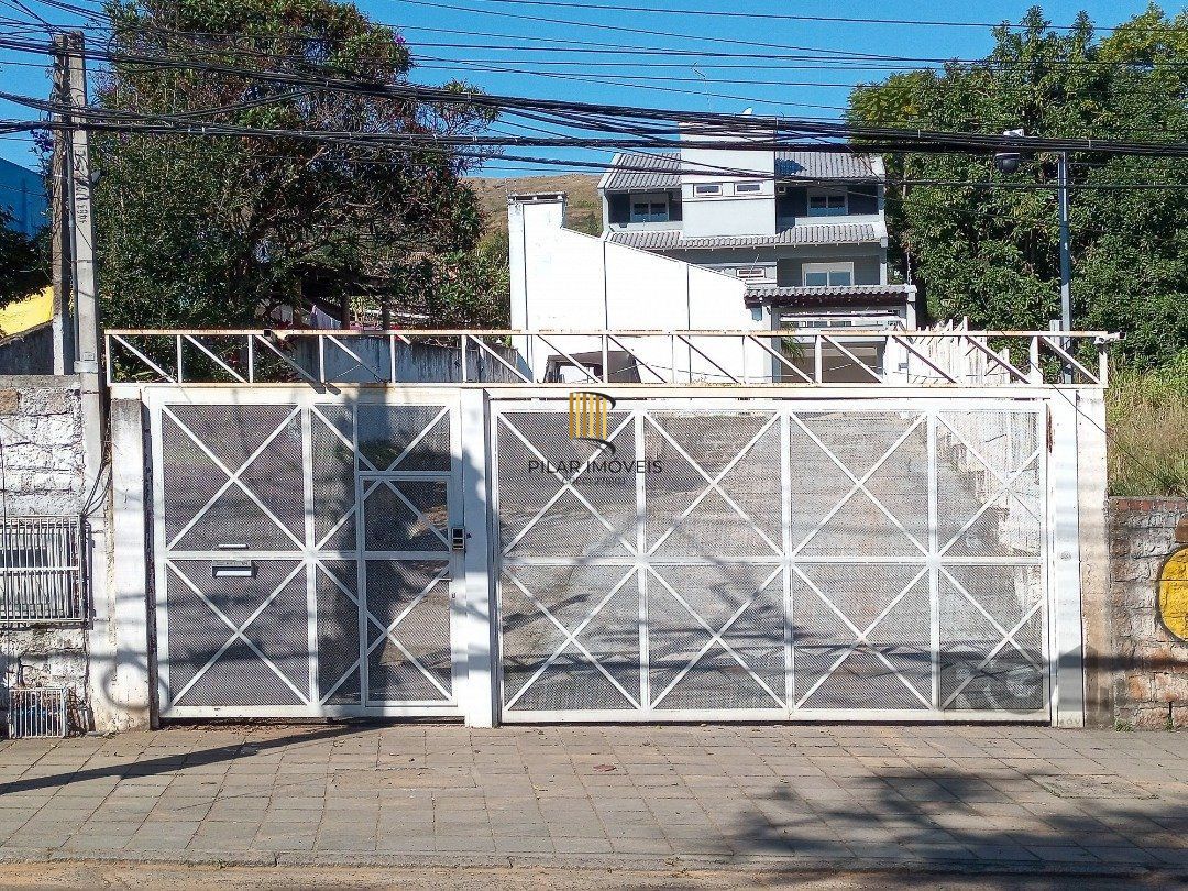 Casa 4 dormitórios no bairro Nonoai