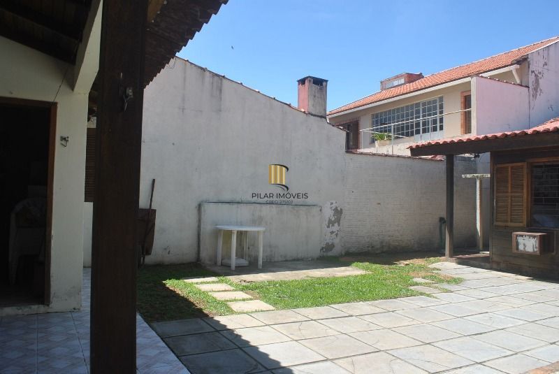 Casa para Venda - 250m², 3 dormitórios, 4 vagas - Serraria