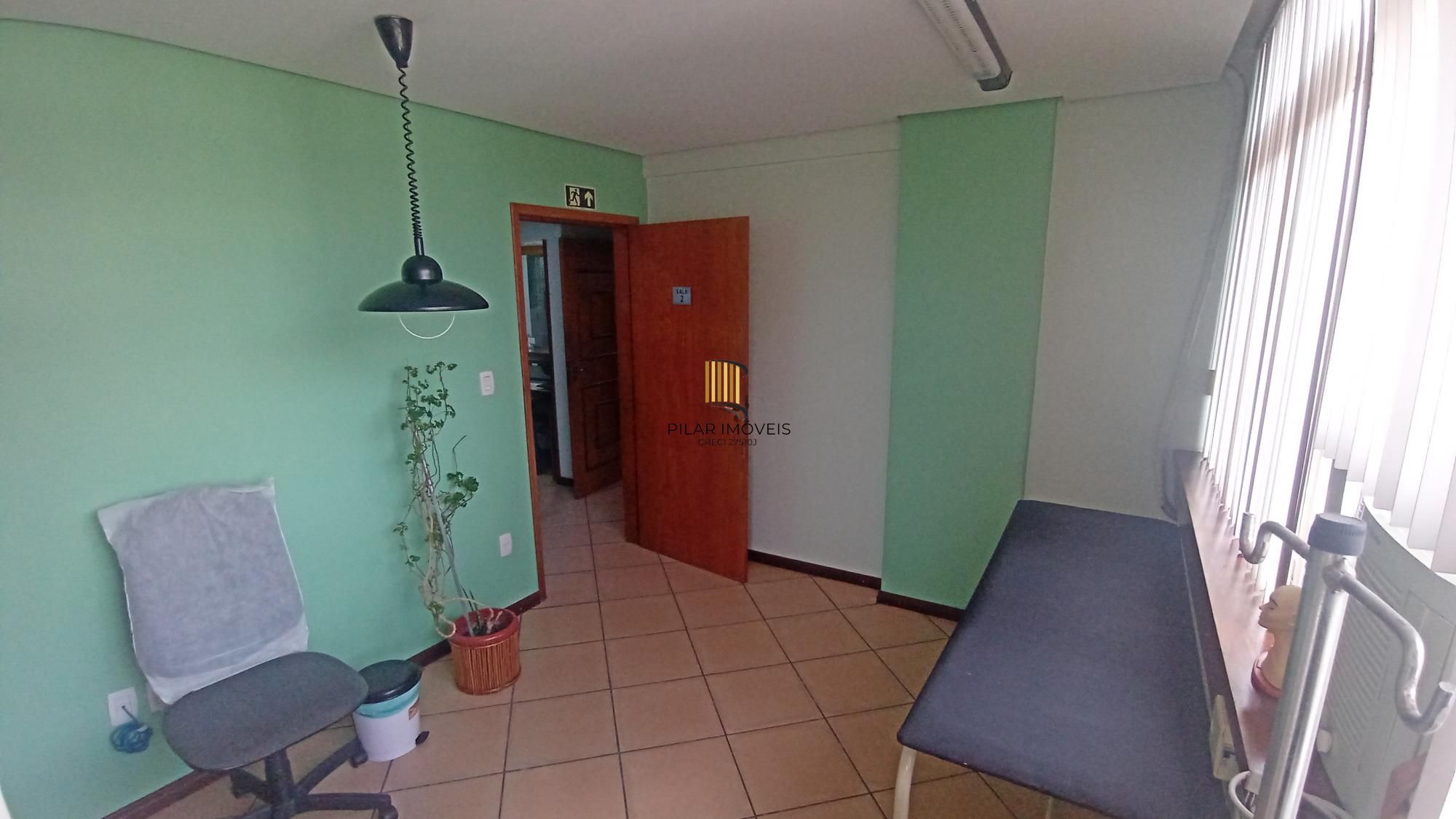 Imóvel comercial com 3 salas e recepção no Centro Histórico