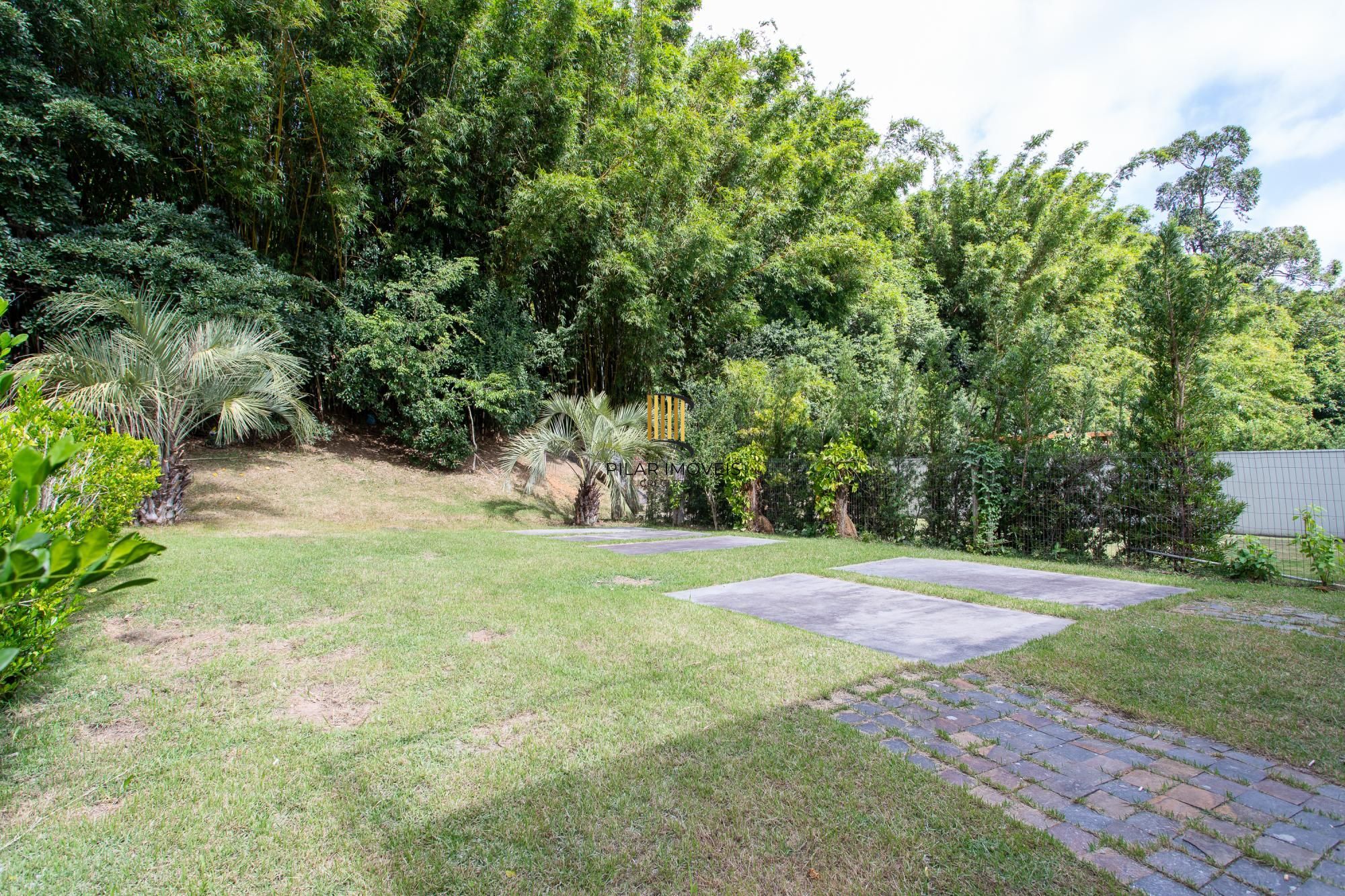 Casa em condomínio no Terra Ville  .Esta casa de alto padrão, dispõe de 4 suítes