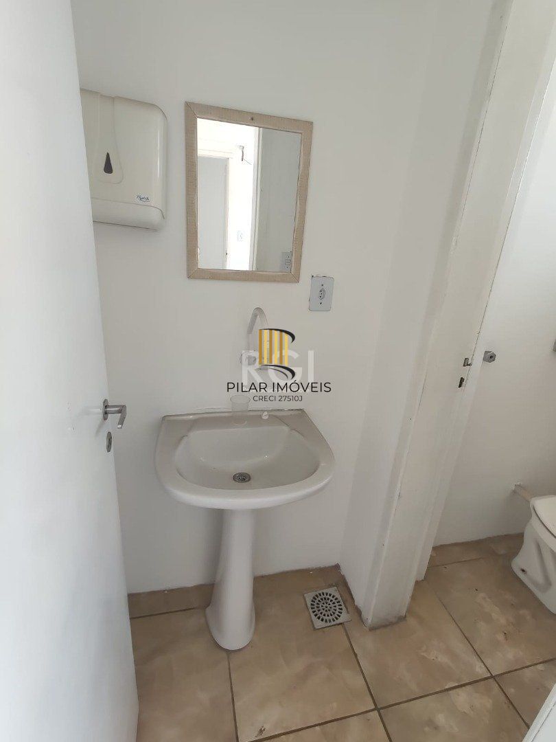 Conjunto/Sala para Venda - 60m², 0 dormitórios, Cohab C