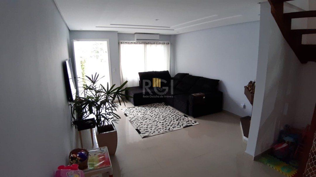 Casa para Venda - 157m², 3 dormitórios, sendo 3 suites, 2 vagas - Guarujá