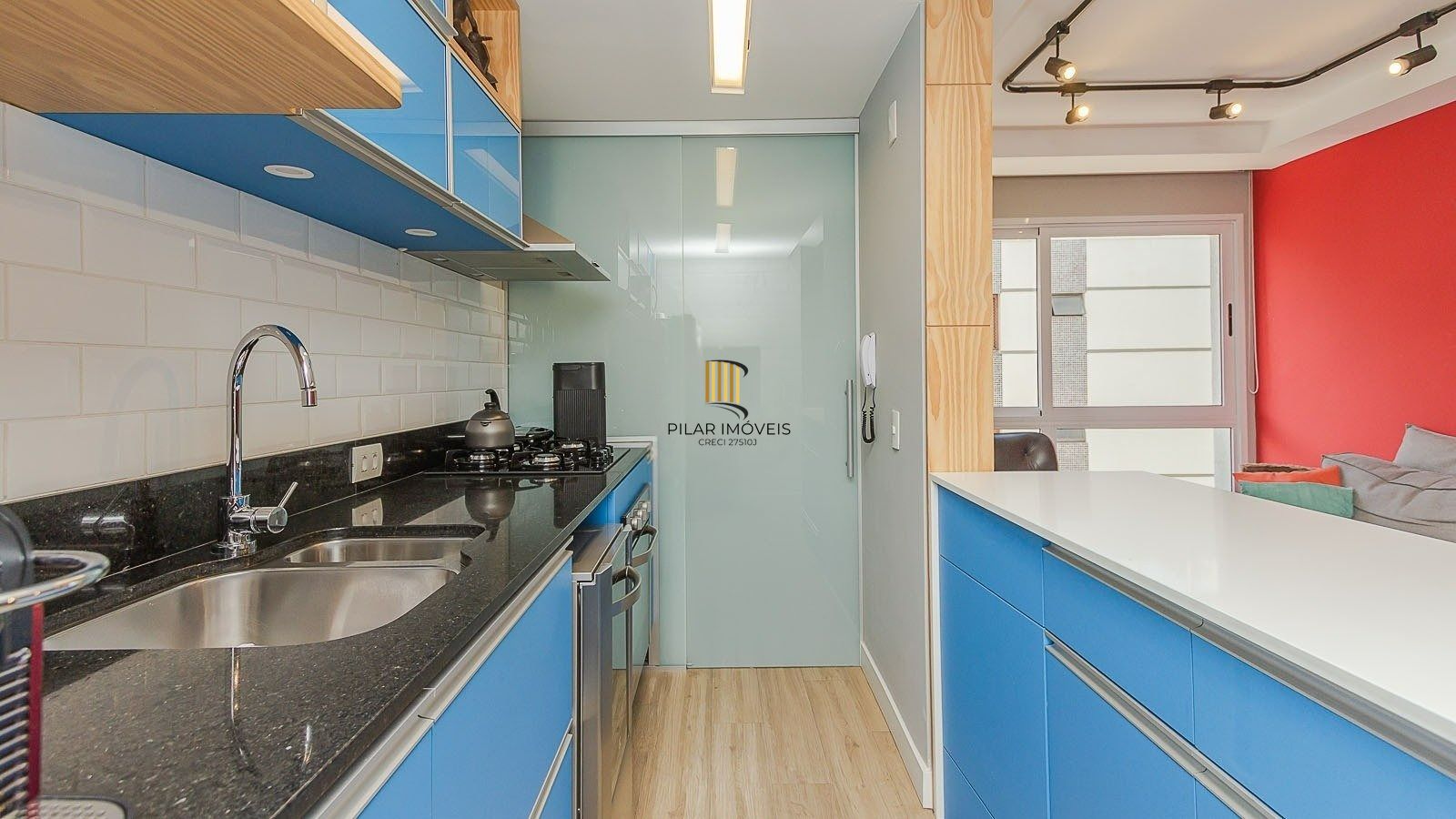 Apartamento 2 dormitórios, 1 suíte, 2 vagas, Petrópolis, Porto Alegre.