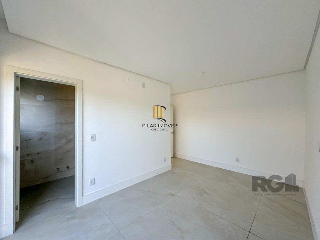 Casa Condominio para Venda - 300m², 4 dormitórios, sendo 4 suites, 2 vagas - Alphaville
