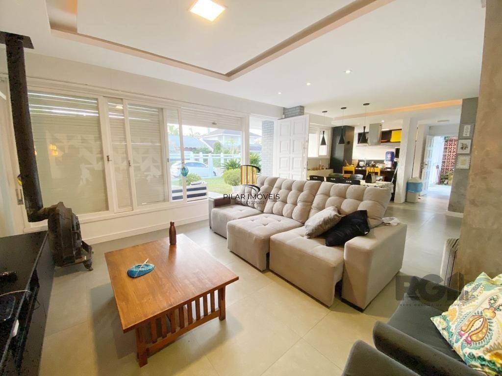 Casa 4 dormitórios no bairro Atlântida