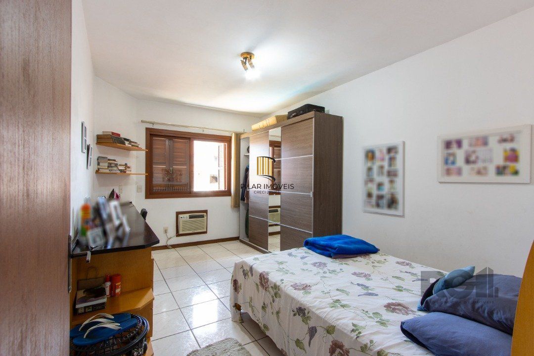 Casa com 3 dormitórios, sendo 1 suíte para venda  no bairro Hípica