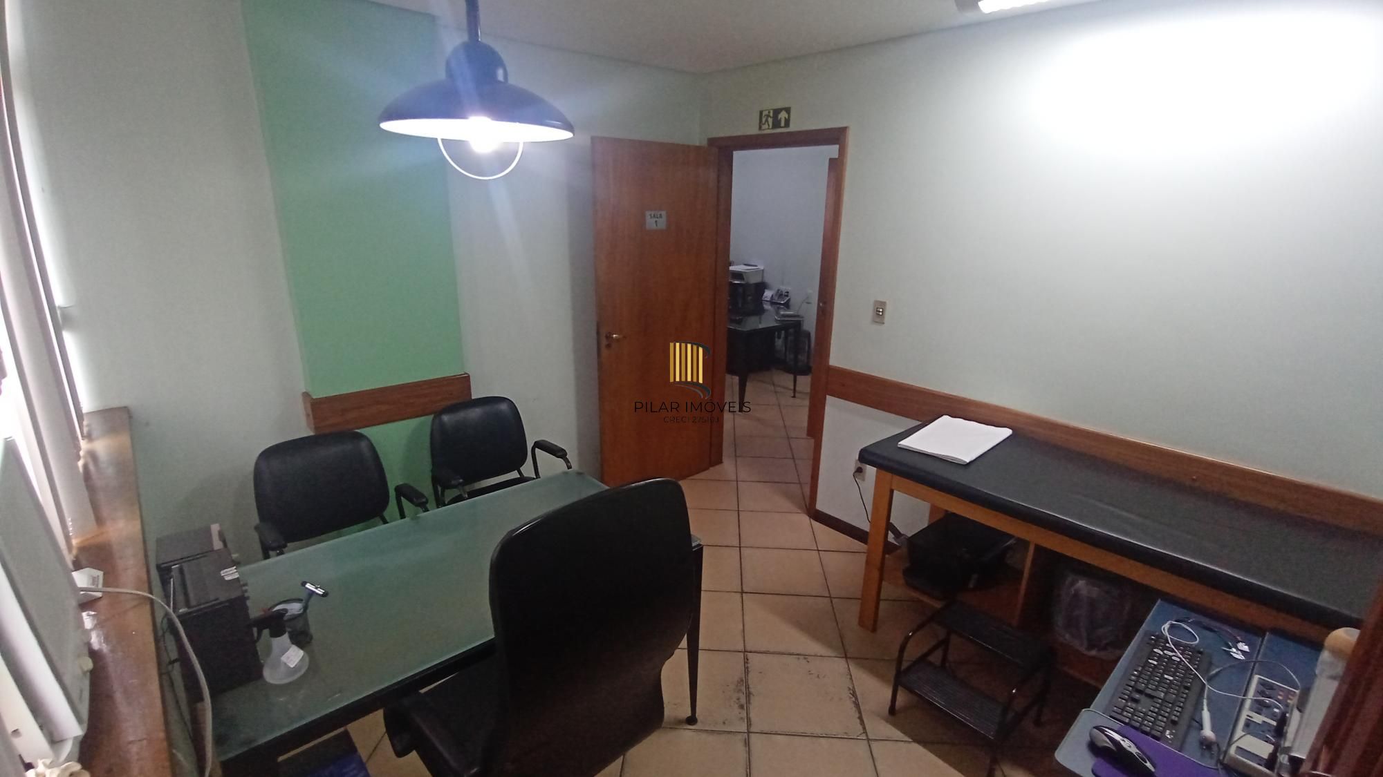 Imóvel comercial com 3 salas e recepção no Centro Histórico