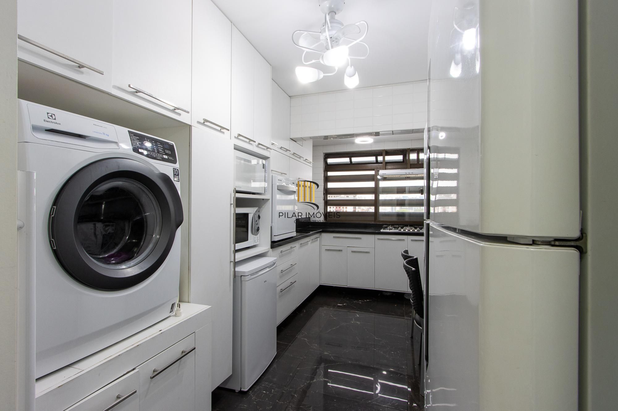 Cobertura no Menino Deus com vista espetacular