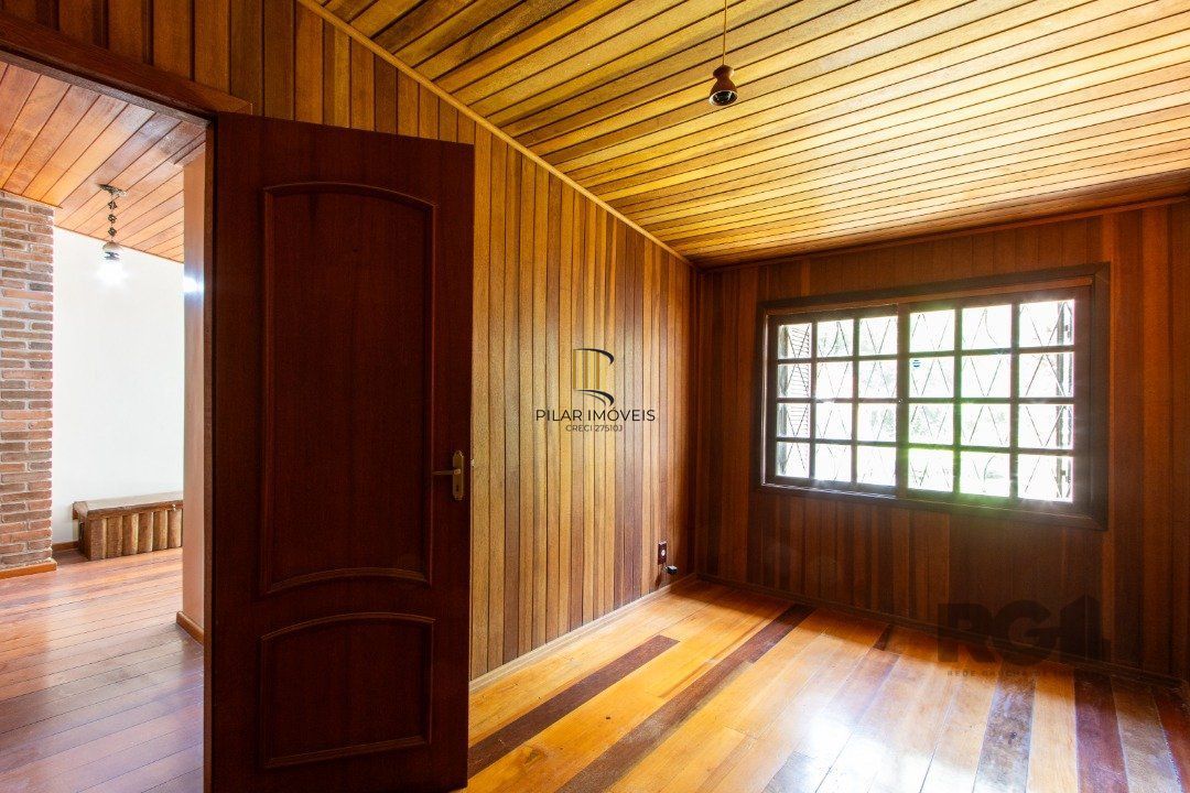 Casa 4 dormitórios no bairro Espírito Santo