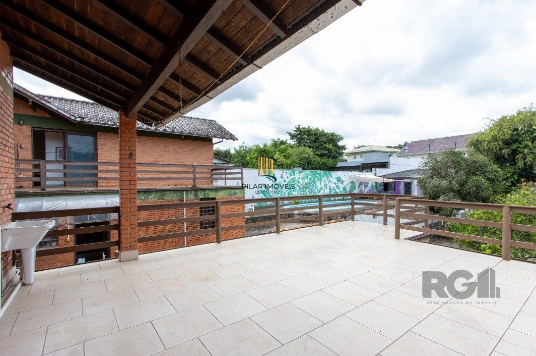 Casa para Venda - 205.5m², 3 dormitórios, sendo 2 suites, 3 vagas - Vila Nova