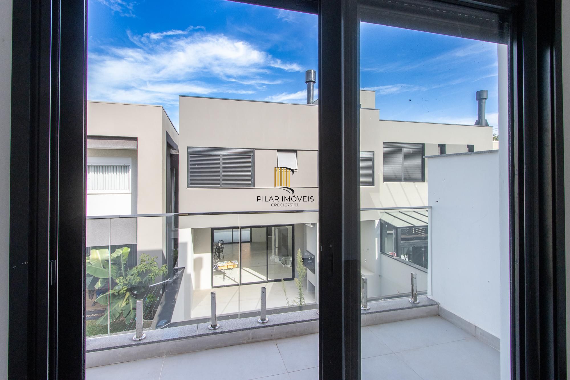 Casa de condomínio, 3 dormitórios, 3 suítes.