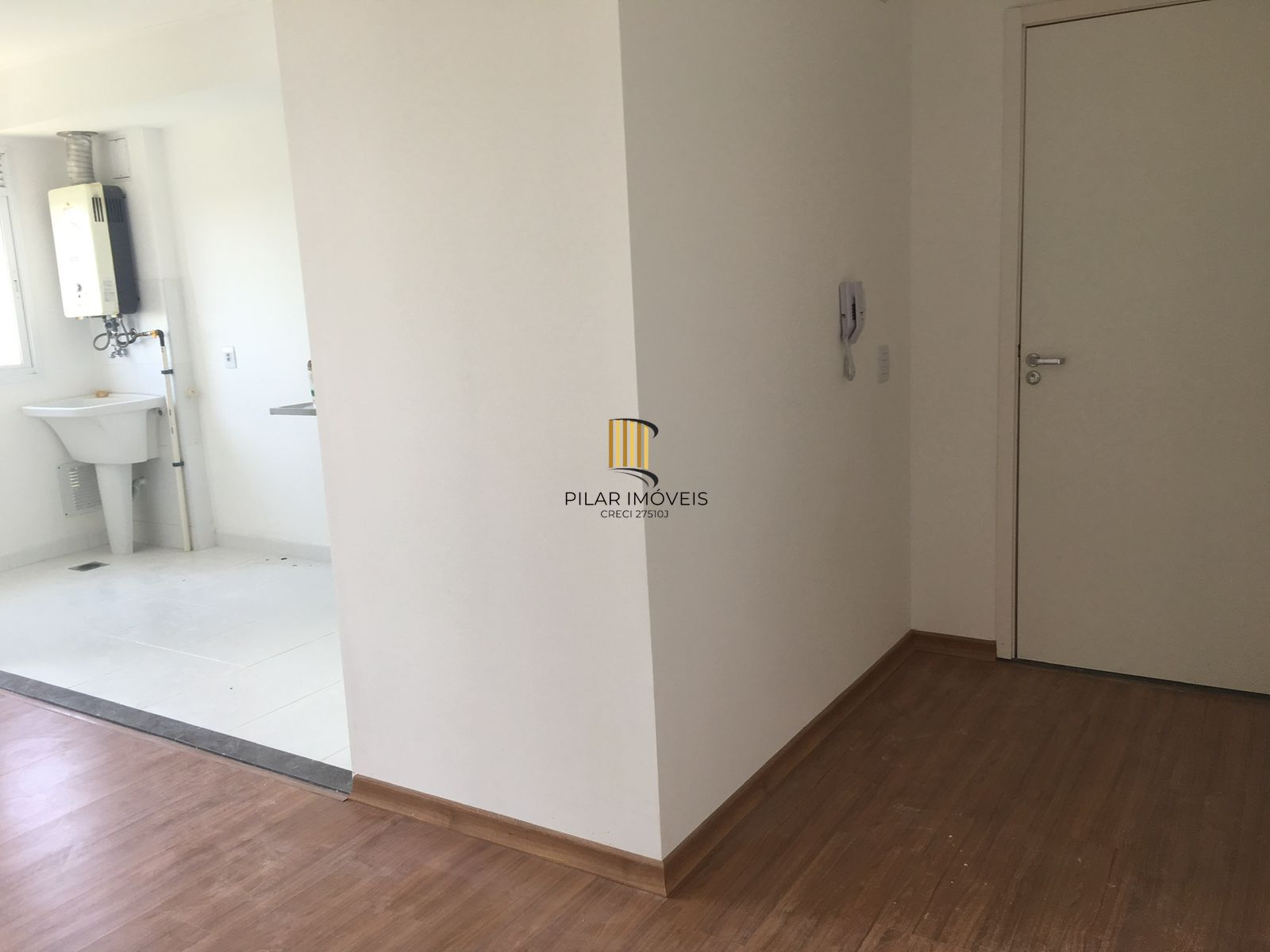 Apartamento com 3 quartos, 1 suíte, sacada