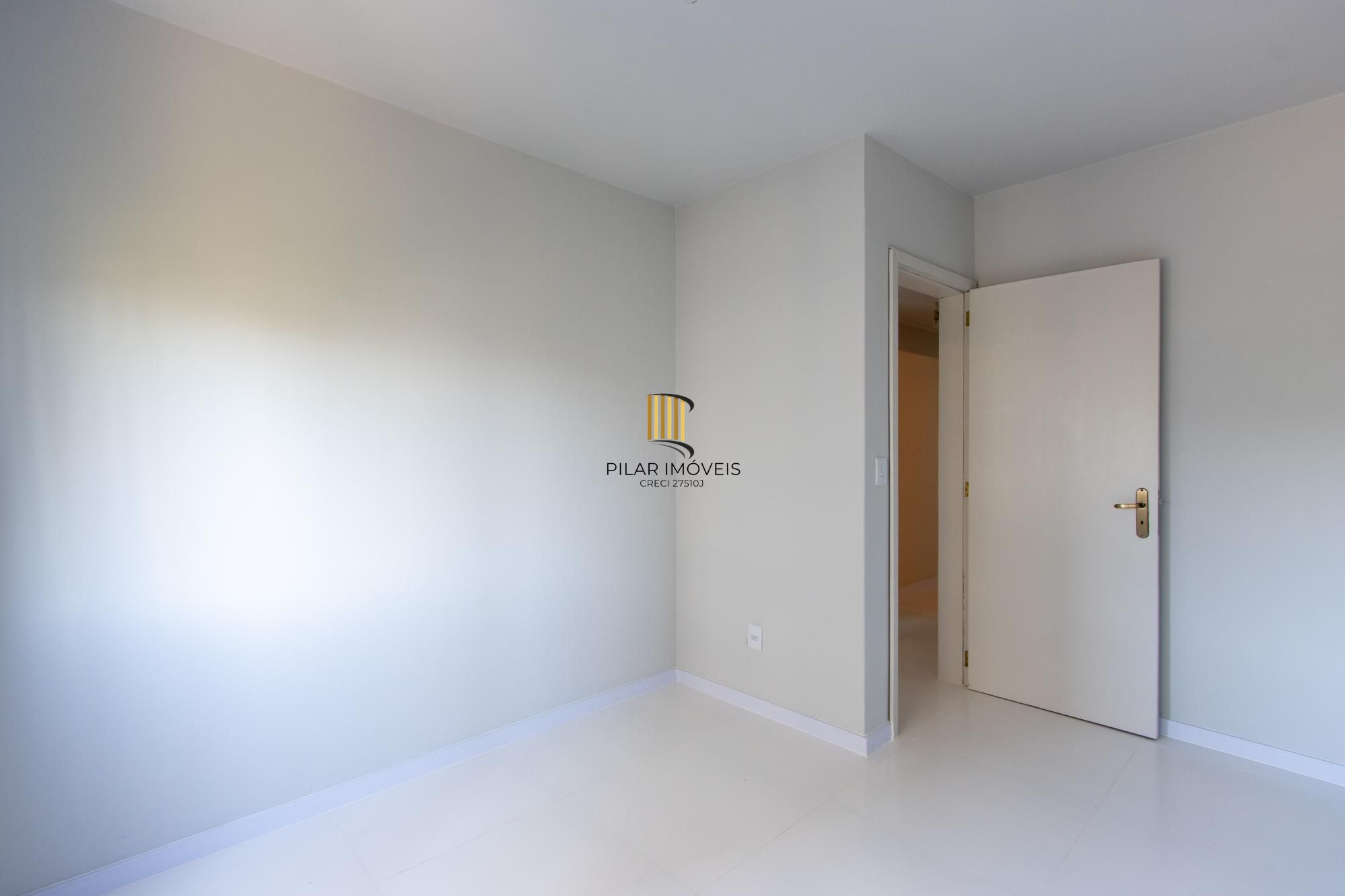 Apartamento 3 quartos, reformado, condomínio com infraestrutura - Bairro Cristal