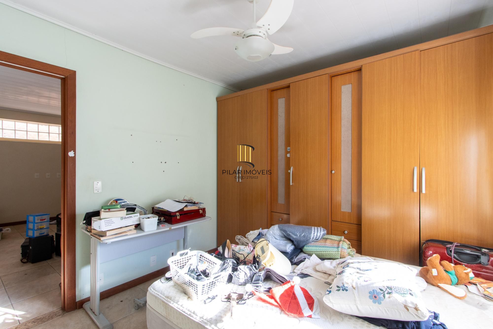 Casa de alvenaria com 104,37m² 3 dormitórios sendo 1 suíte, 2 vagas cobertas