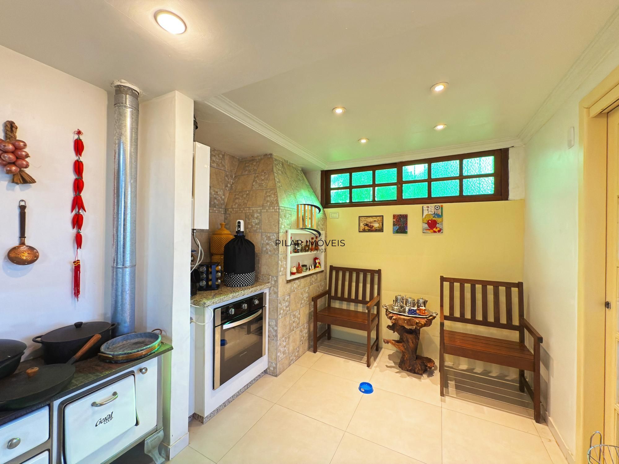 Casa em condomínio bairro Tristeza, com 185m² privativos.