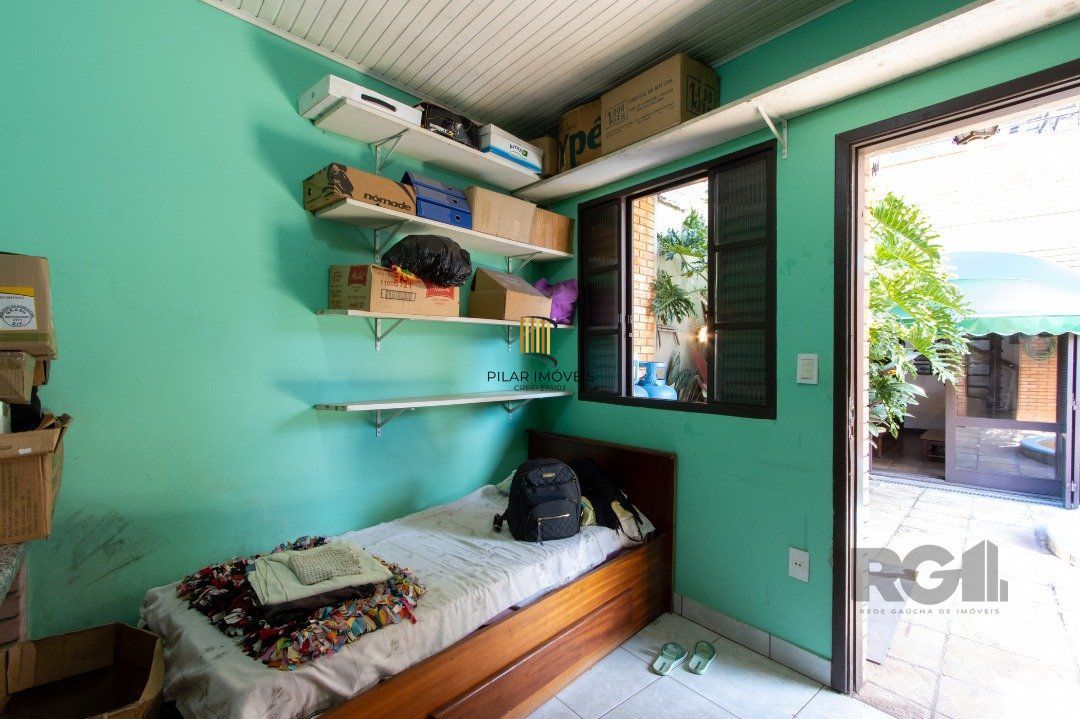 Casa para Venda - 500m², 4 dormitórios, sendo 1 suites, 4 vagas - Coronel Aparício Borges