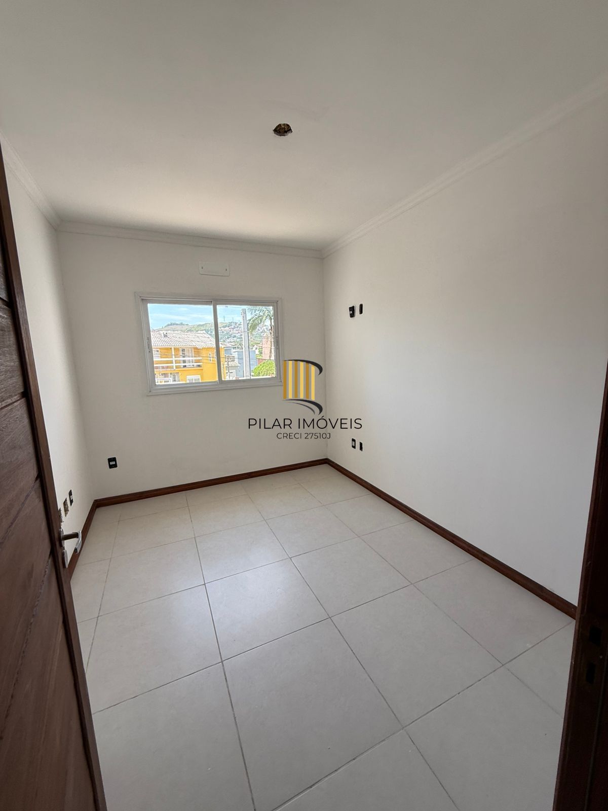 Casa nova em condominio a venda em Porto Alegre