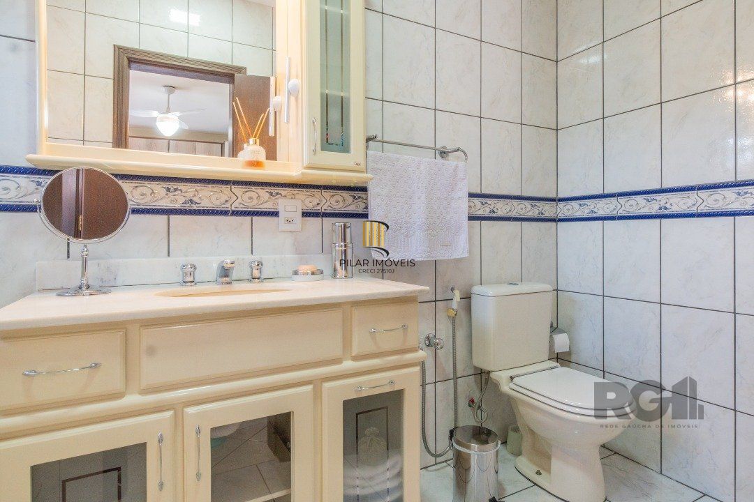 Casa 3 dormitórios no bairro Hípica
