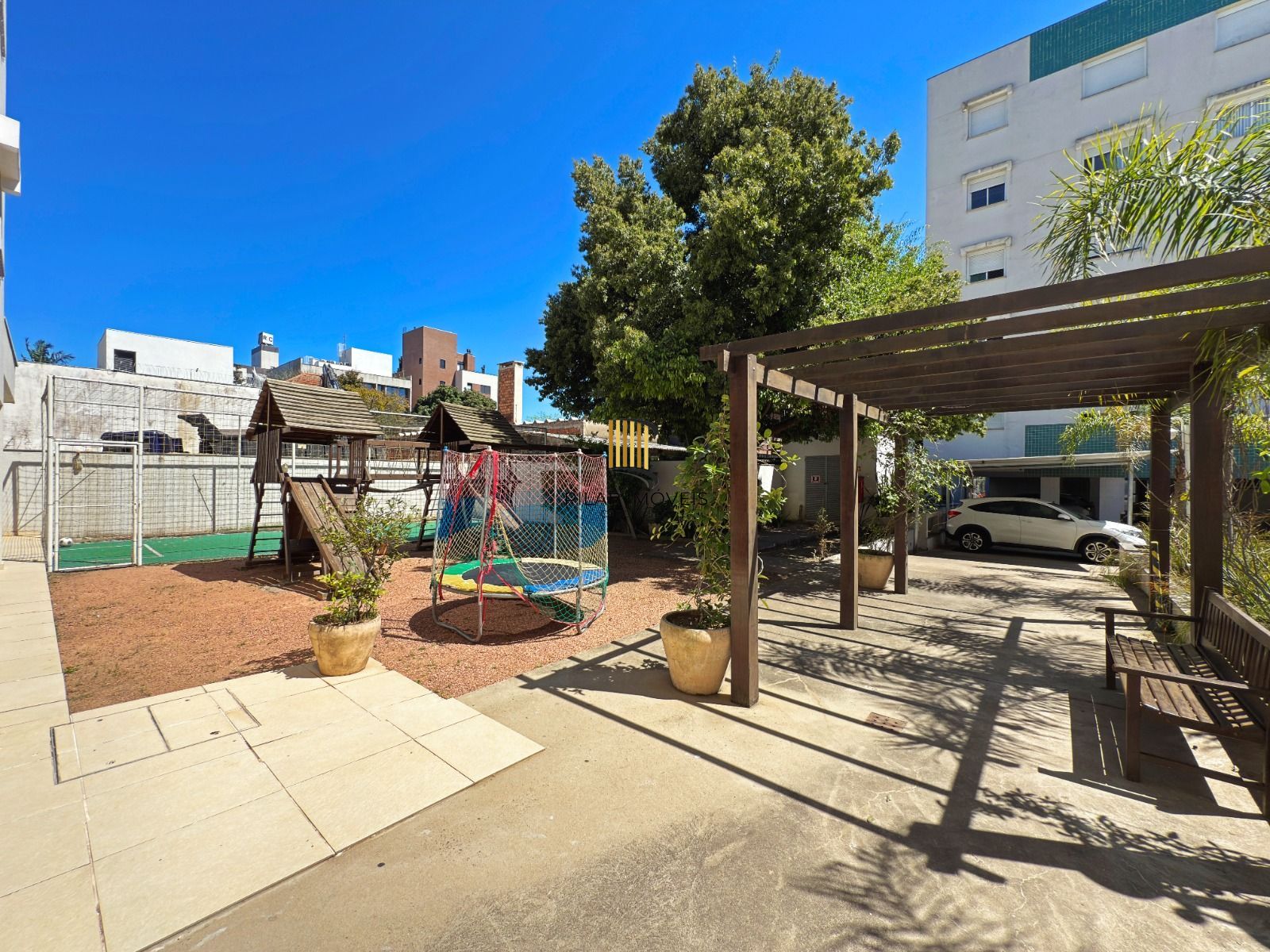 Excelente apartamento de 3 dormitórios, 1 suíte e 2 vagas de garagem.