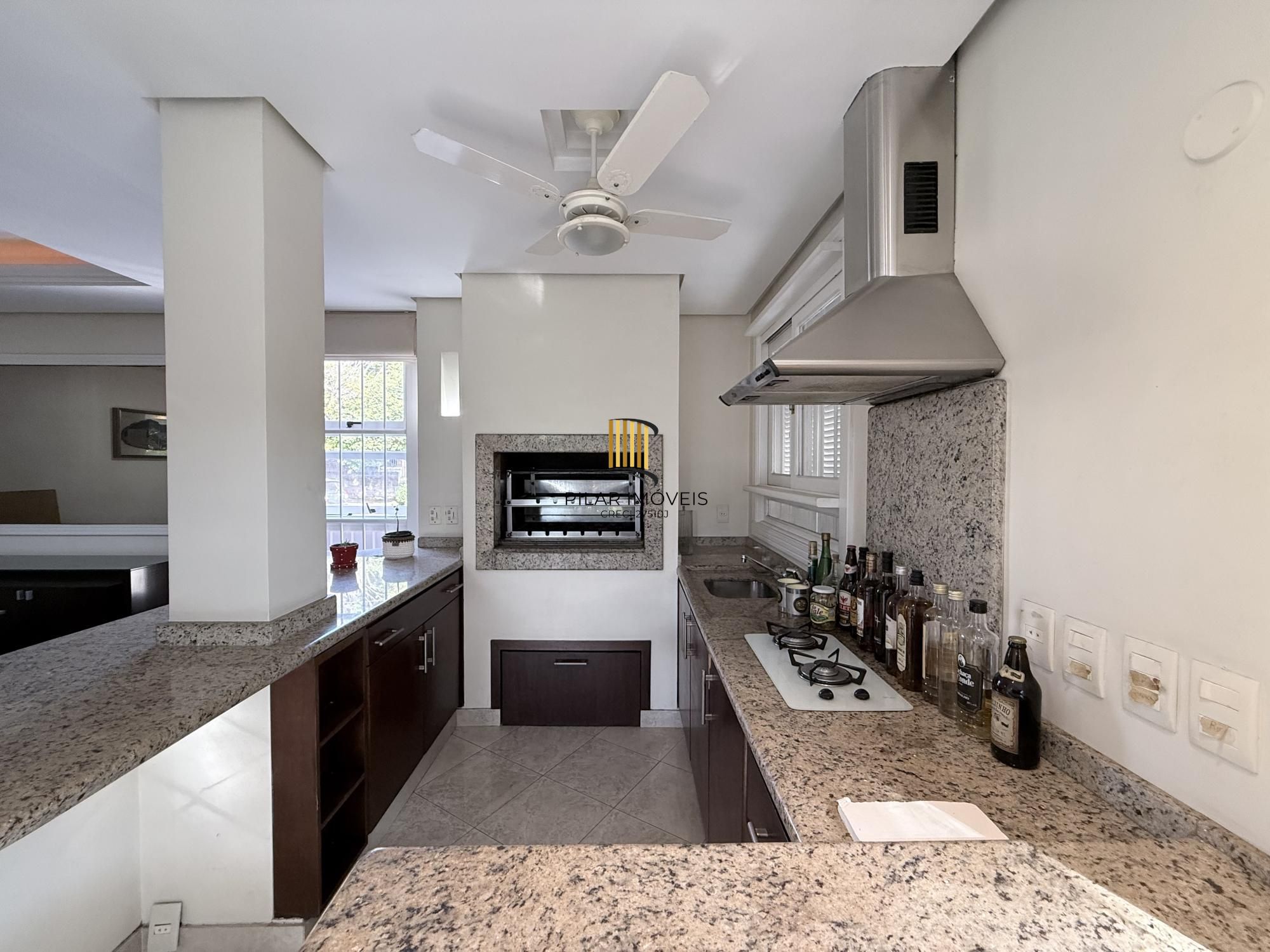 Casa 5 dormitórios no bairro Chácara das Pedras