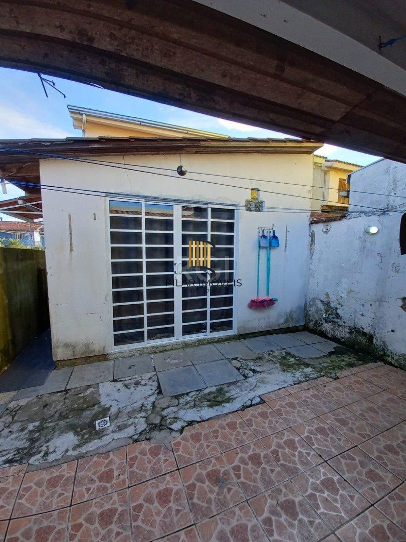 Casa 4 dormitórios no bairro Hípica
