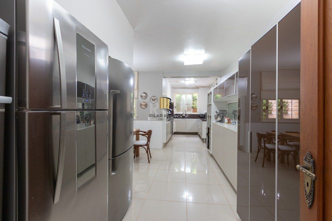 Casa para Venda - 800m², 3 dormitórios, sendo 3 suites, 4 vagas - Vila Assunção