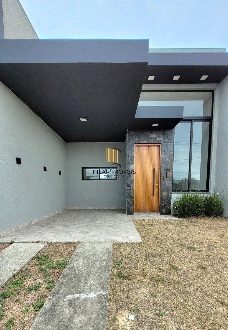 Casa ,residência possui 3 dormitórios, 1 suíte