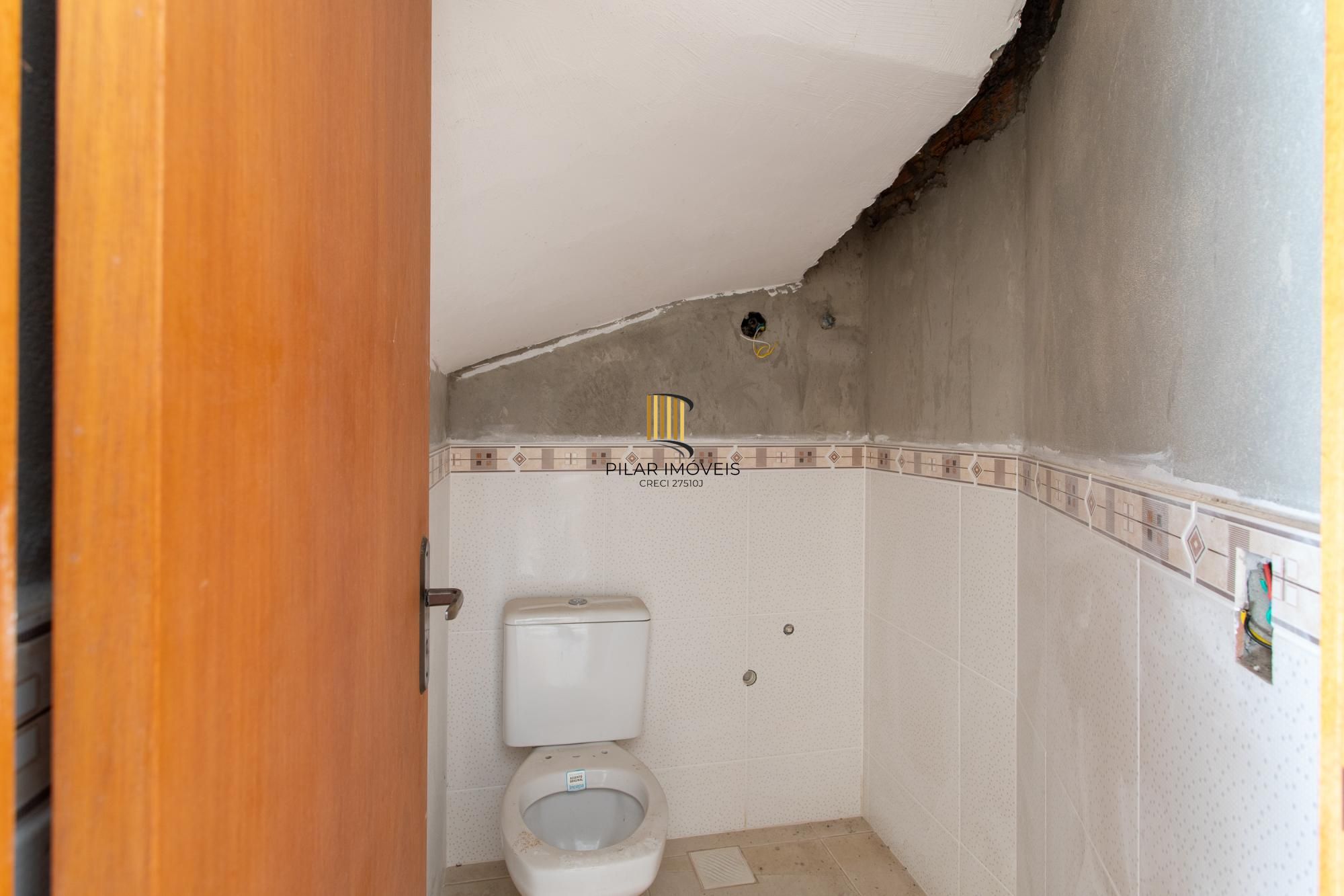Casa para Venda - 115m², 3 dormitórios, sendo 1 suites, 2 vagas - Urubatã