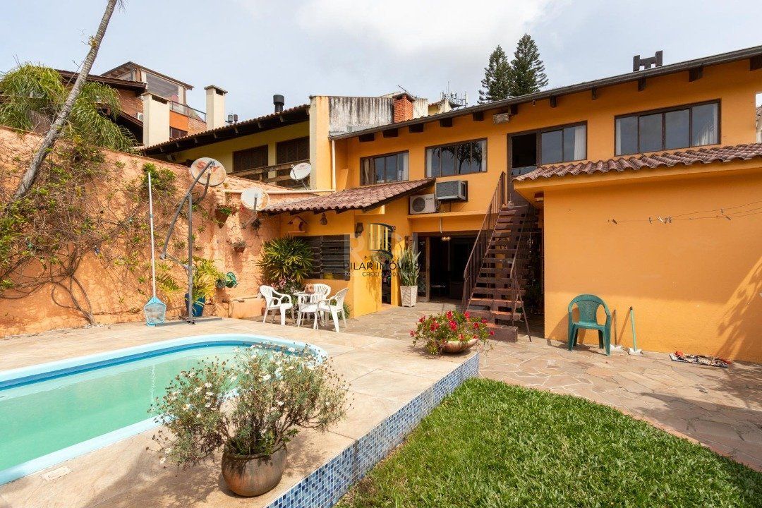 Casa para Venda - 435m², 4 dormitórios, sendo 4 suites, 4 vagas - Cristal