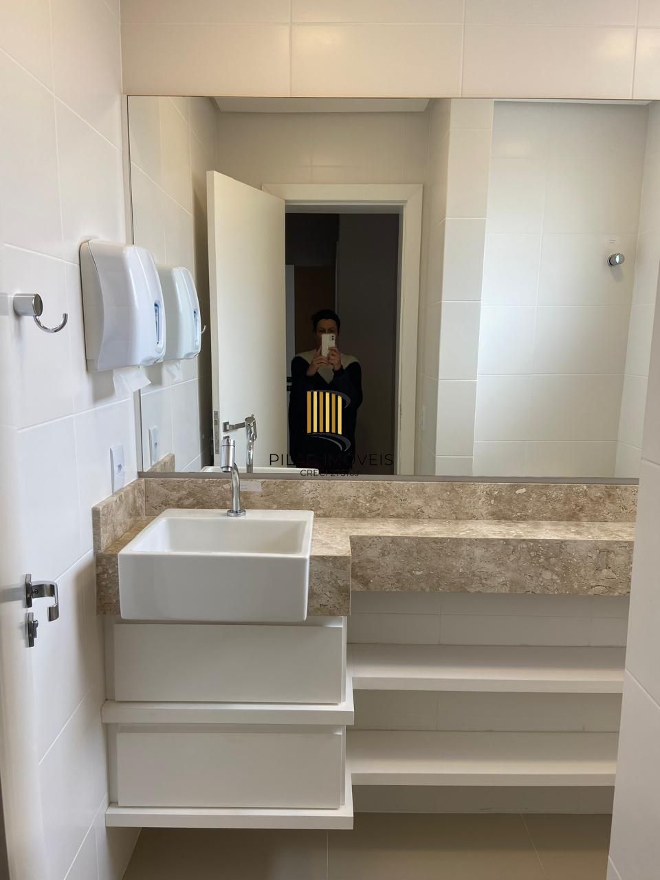 Sala Comercial 1 dormitório no bairro Auxiliadora