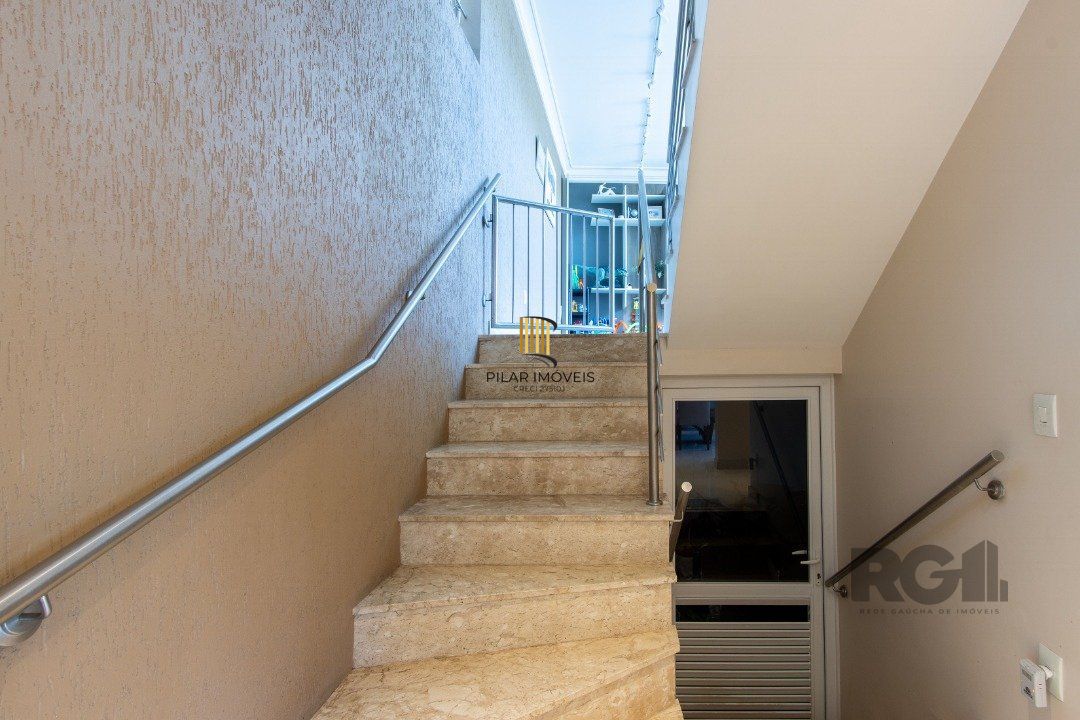 Casa 3 dormitórios no bairro Nonoai
