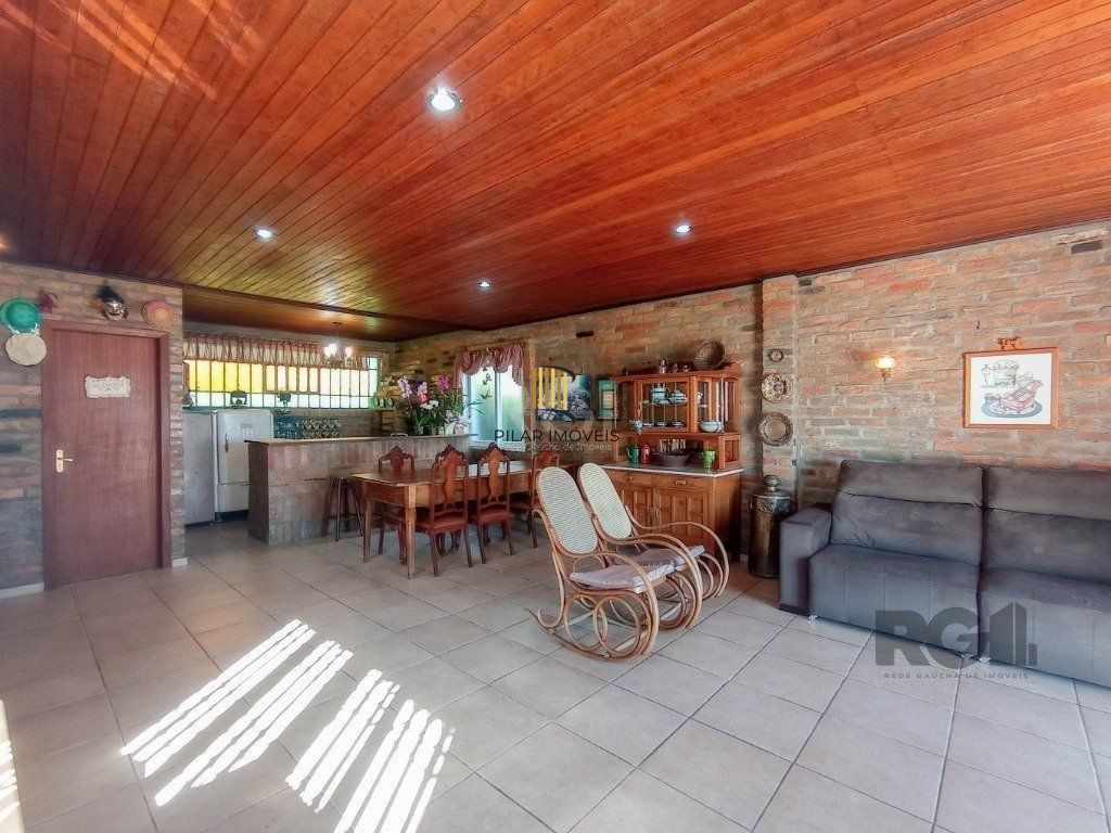 Casa para venda com 4 dormitórios no bairro Cristal