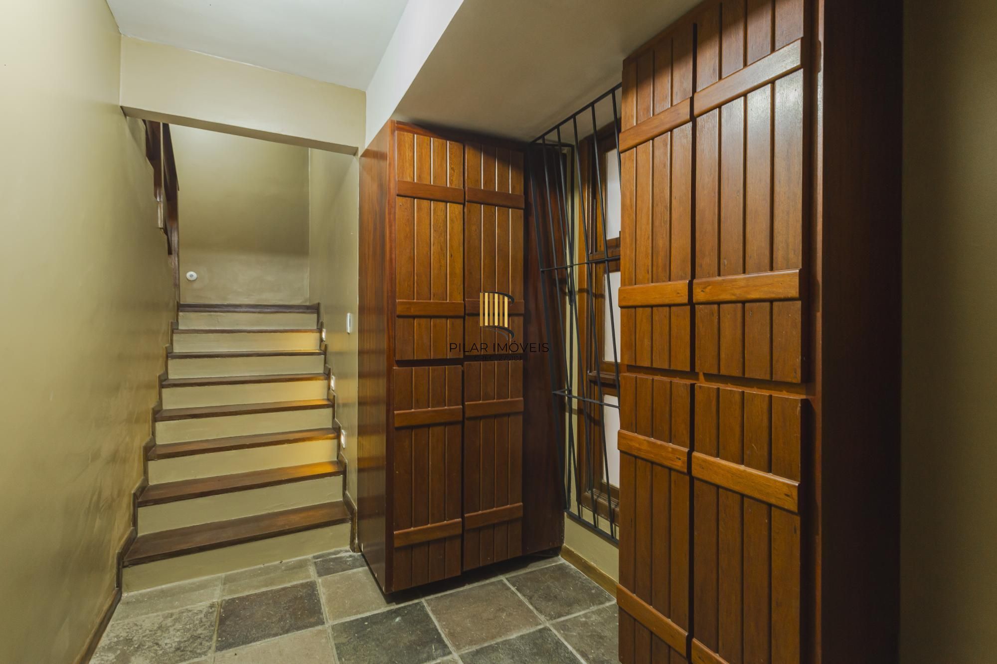 Casa semi-mobiliada na Vila Assunção com vista deslumbrante para o Guaíba e Veleiros do Sul