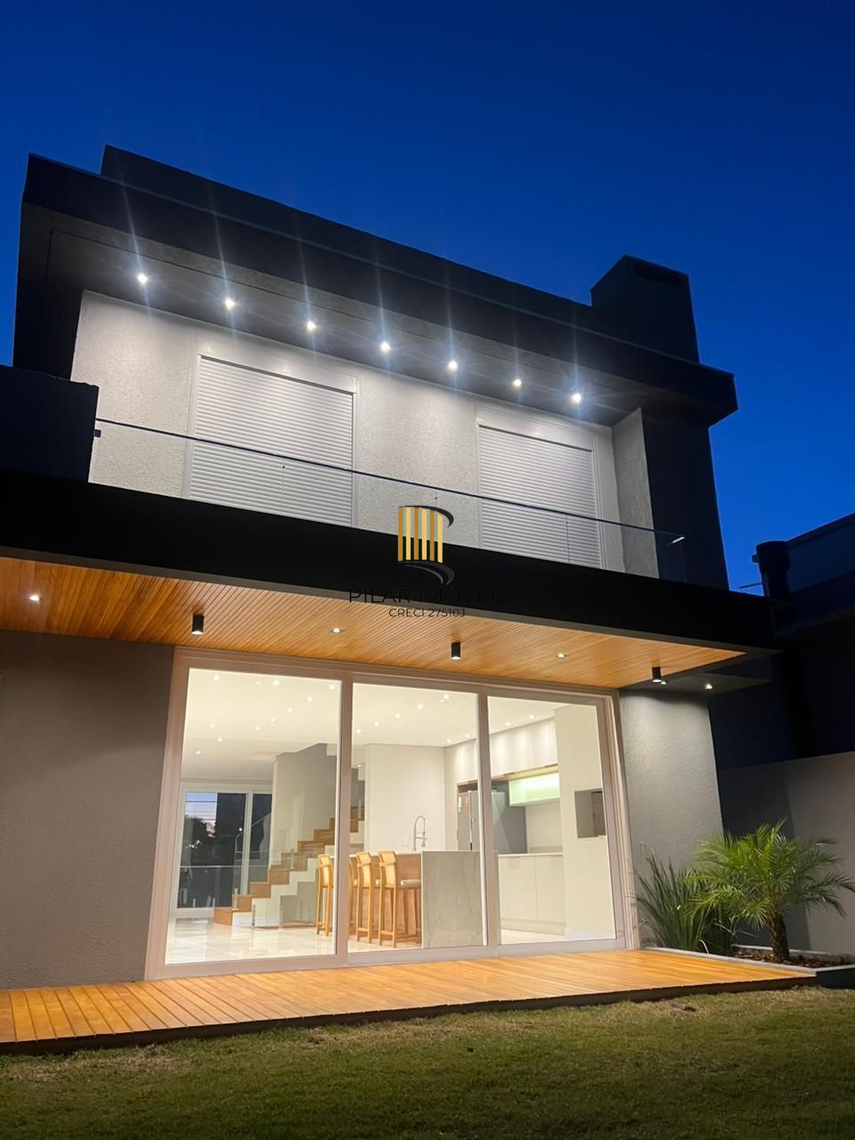 Casa de Condomínio com 3 suítes para comprar no Centro de Gravataí