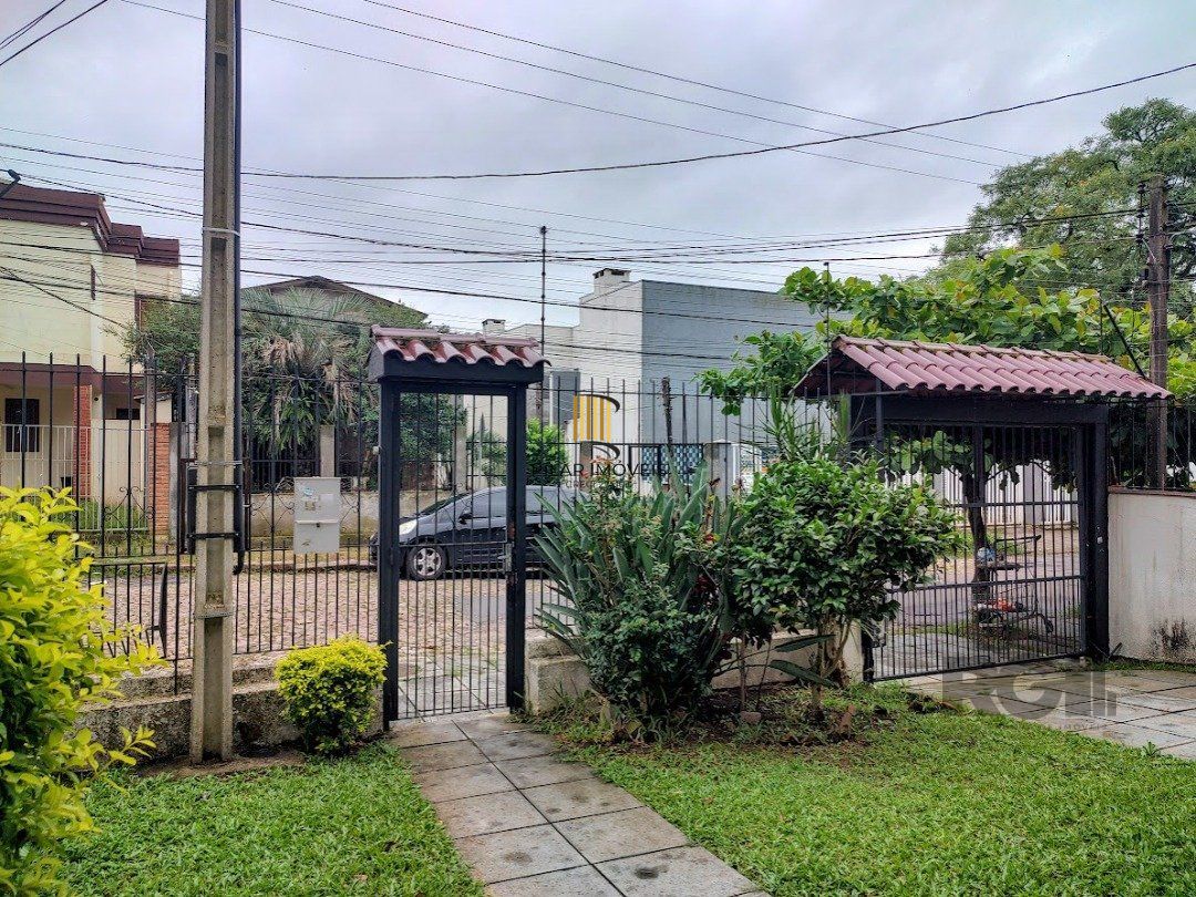 Casa para venda com 3 dormitórios no bairro Tristeza