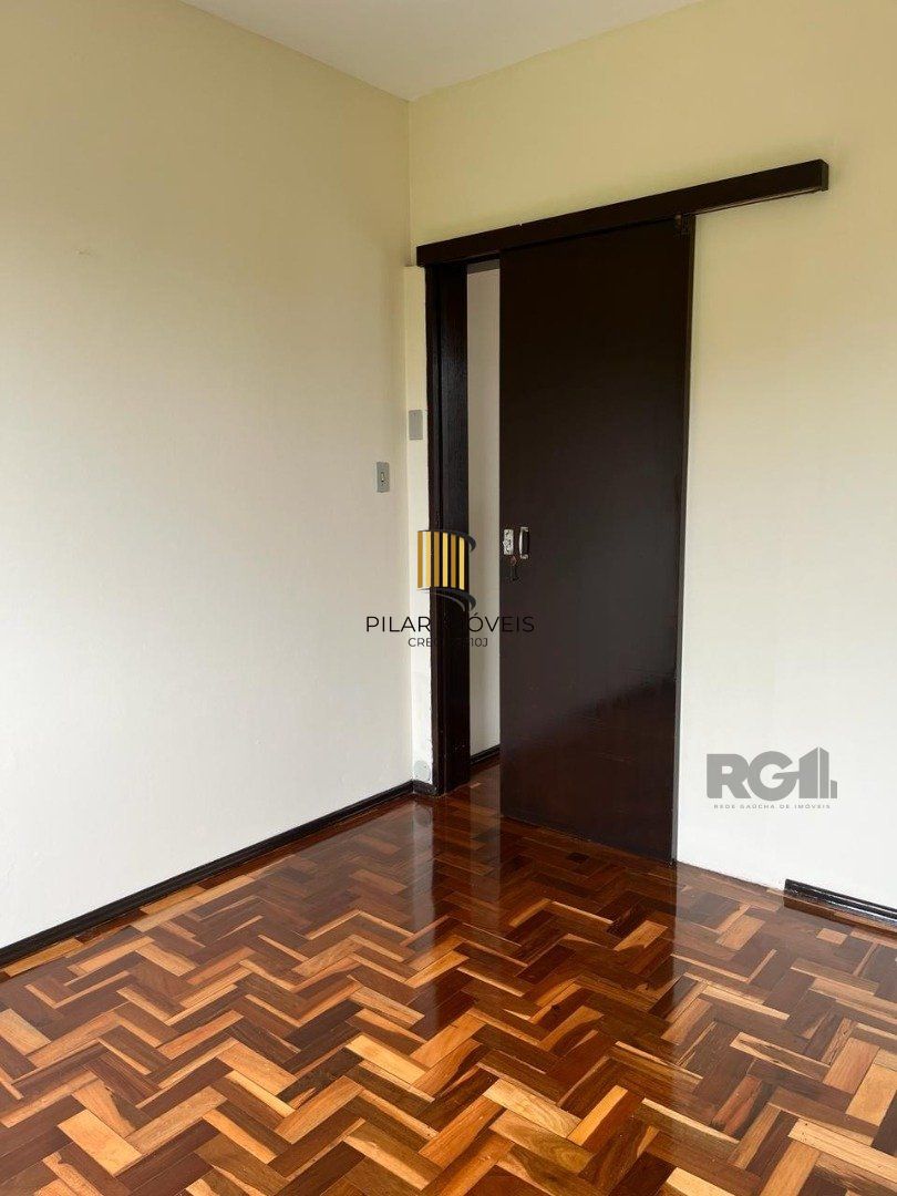 Casa 3 dormitórios no bairro Restinga