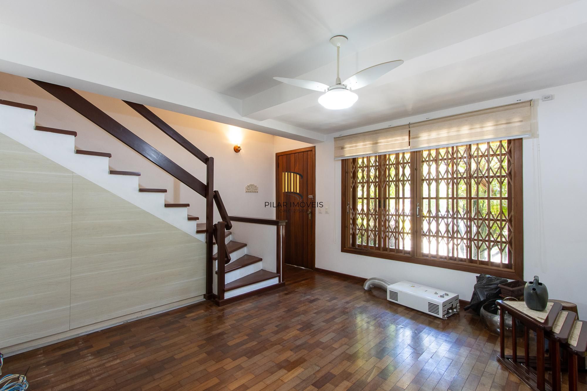 Casa em condomínio, 2 dormitórios, 1 vaga escriturada - Bairro Cavalhada