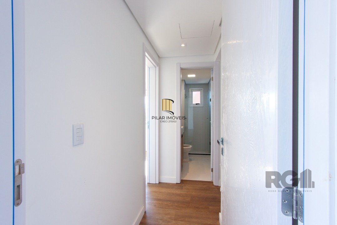 Apartamento em Porto Alegre no Bairro Petrópolis, de 2 quartos, semi mobiliado.