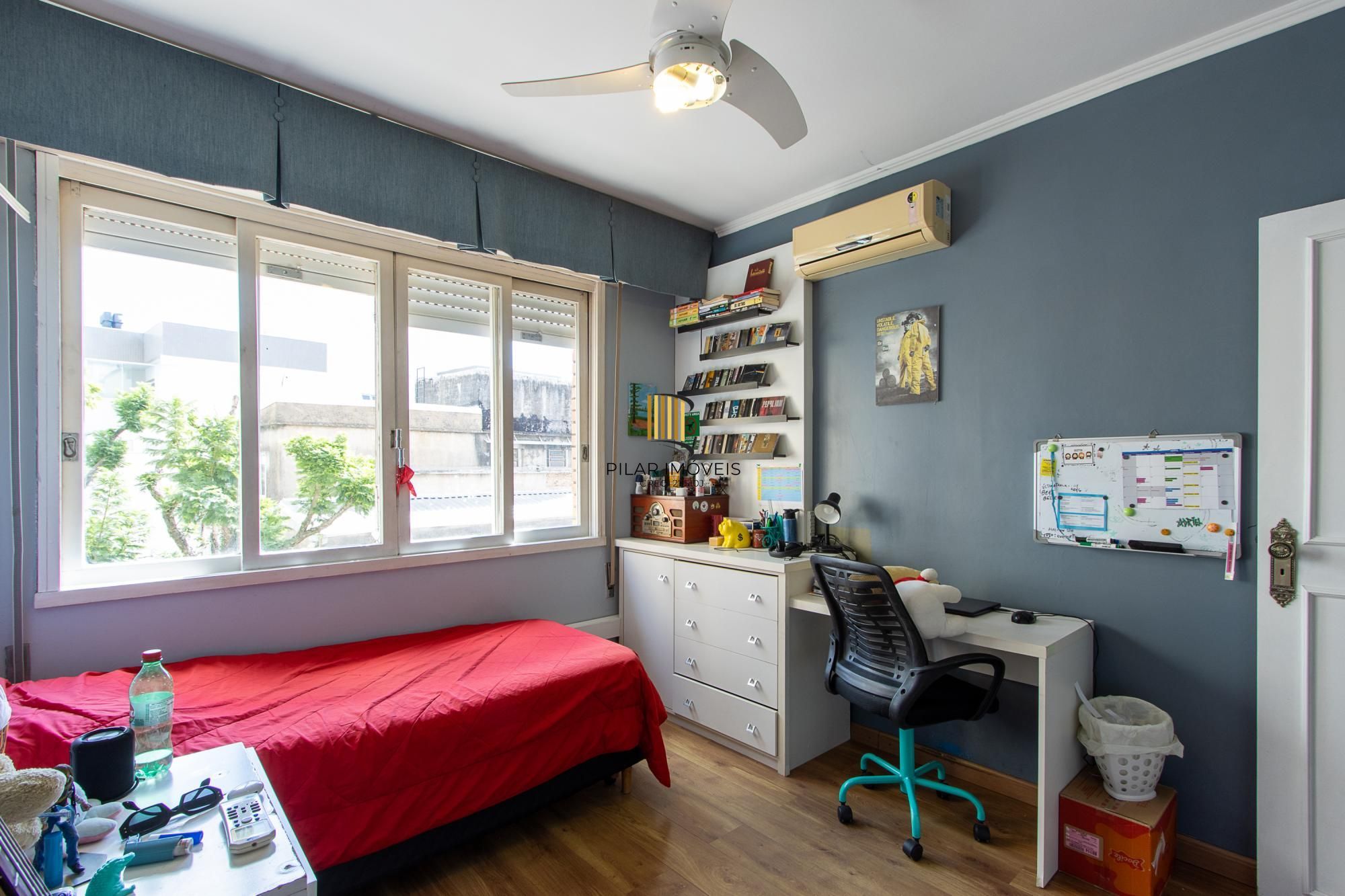 Apartamento 3 dormitorios com 168,65m2 privativos e uma vaga..