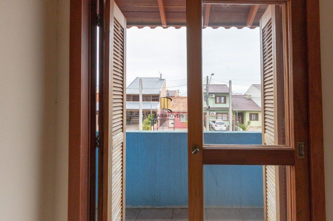 Casa para Venda - 115m², 3 dormitórios, sendo 1 suites, 2 vagas - Urubatã