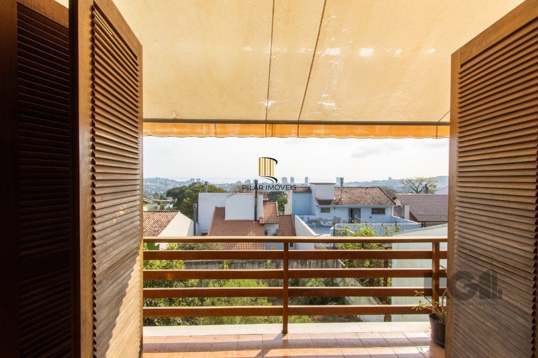 Casa para Venda - 361.95m², 4 dormitórios, sendo 2 suites, 3 vagas - Nonoai