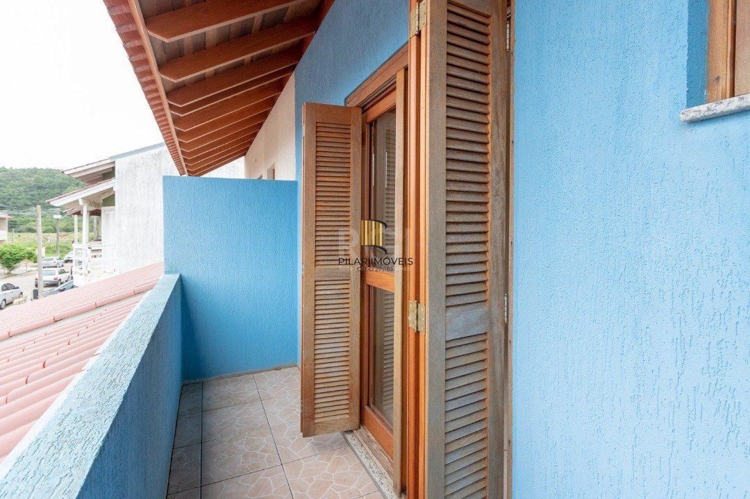 Casa para Venda - 115m², 3 dormitórios, sendo 1 suites, 2 vagas - Urubatã
